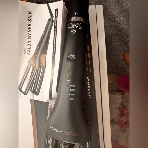Brand new in box! GA.MA Italy Professional Salon Waves LED Hair Tool - Picture 9 of 11